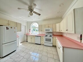 Building Photo - 201 Pittston Ave
