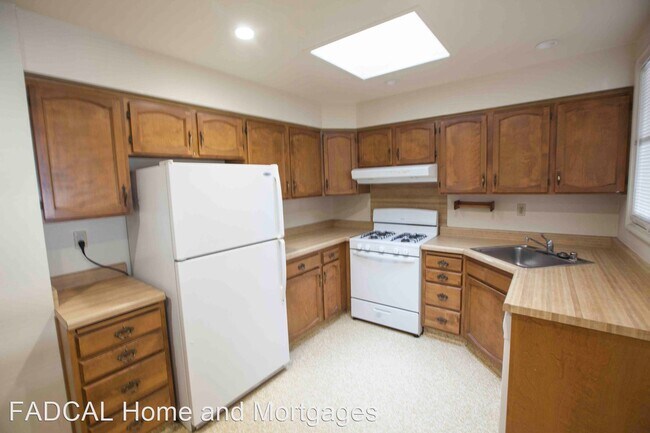 Building Photo - 3 br, 1 bath House - 813 Via Manzanas