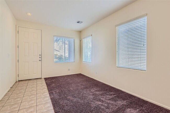 Foto del edificio - EXQUISITE 3-Bedroom Home - Modern Amenitie...