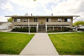 Building Photo - 1104 3rd Ave W