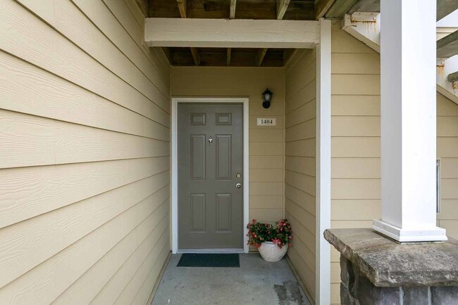 Building Photo - Fantastic Main Level Condo w/Garage, Patio...