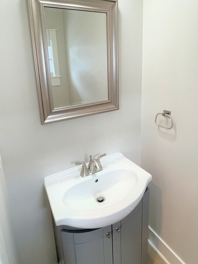 Foto del edificio - 4 Bedroom Townhome - Holland South Side