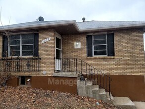 Building Photo - 5038 N Topping Ave