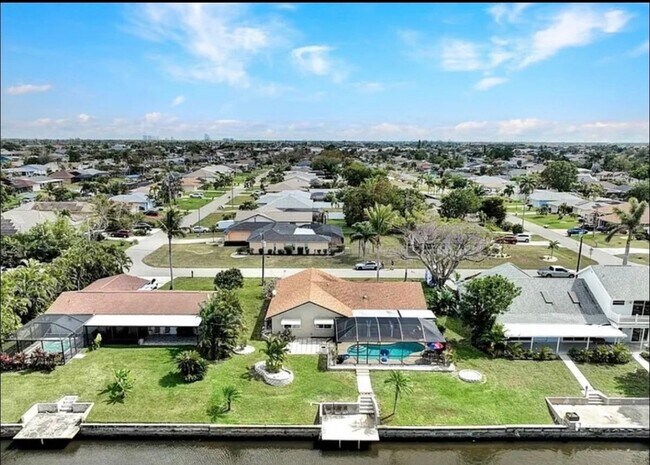 Foto del edificio - 3413 SE 18th Ave