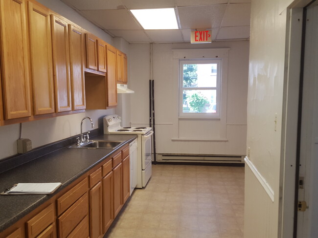 kitchen - 402 S Burrowes St