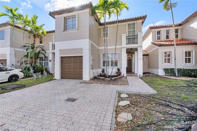 Foto del edificio - 8354 NW 142nd St