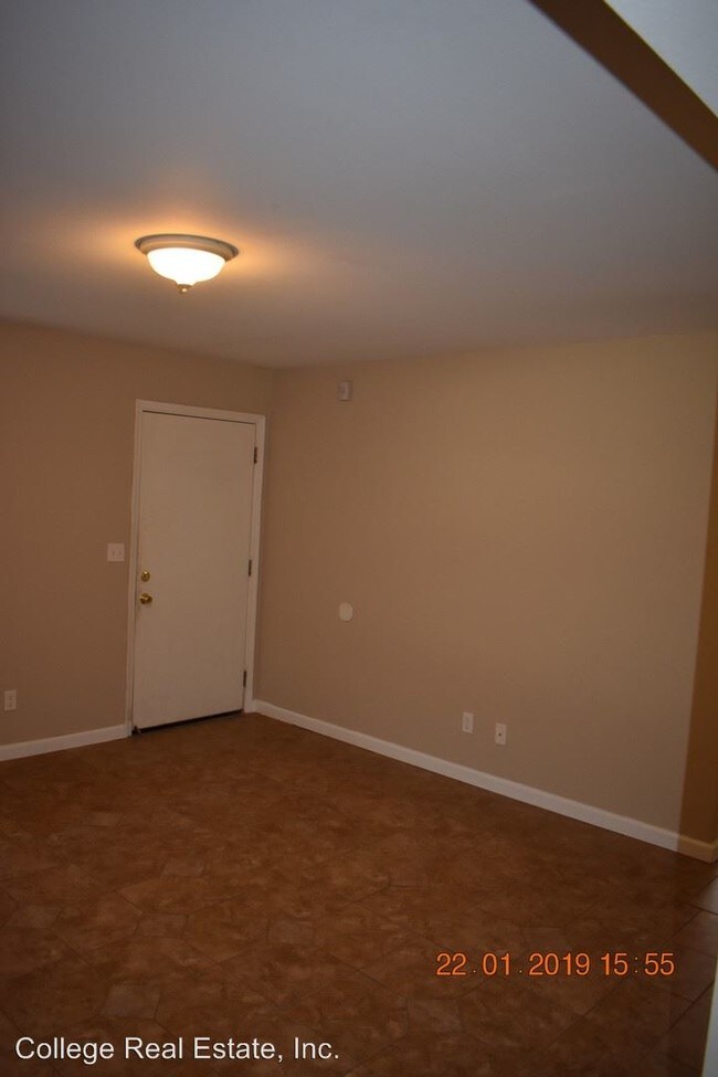 Building Photo - 2 br, 1 bath Apartment - 8205 Kiltie Way