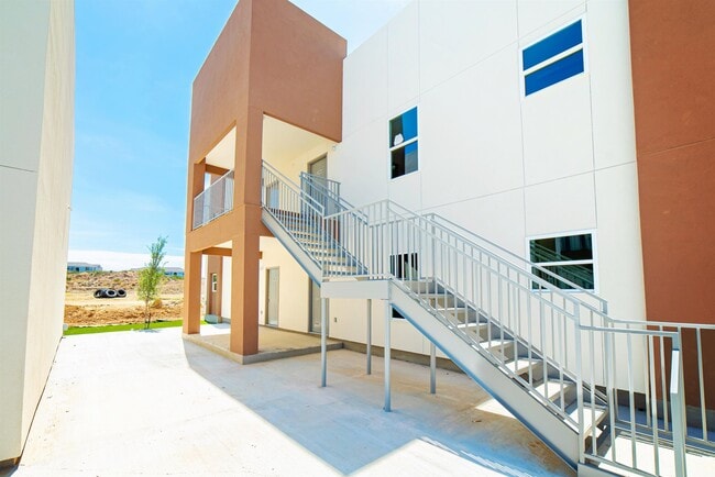 Building Photo - 315 Dorel Dr