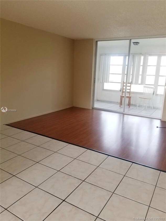8590 Sunrise Lakes Blvd Unit 204, Sunrise, FL 33322 Condo for Rent in