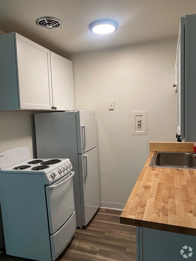 Beechcrest By Redwood Apartments under 1,500 Wolverine Lake, MI 3