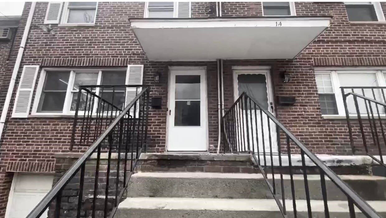 Primary Photo - 12 College St