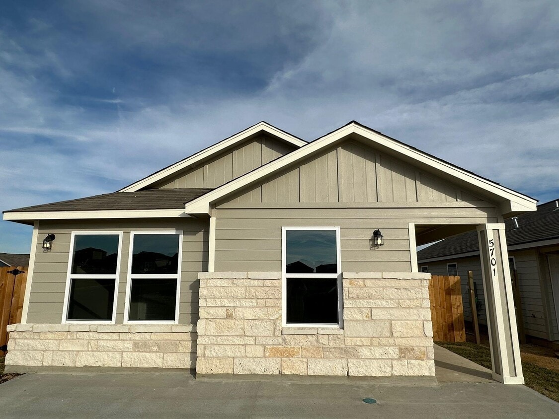 5701 Emma Ln, Laredo, TX 78046 House Rental in Laredo, TX