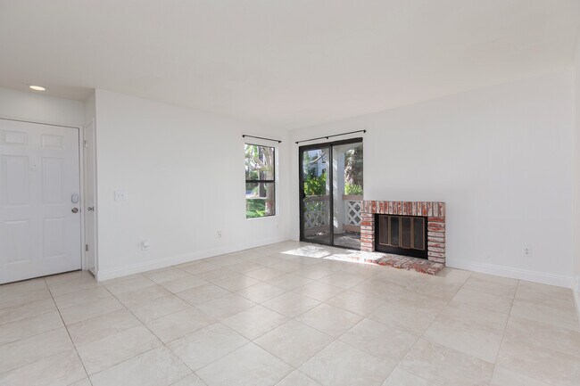 Building Photo - 9342 Twin Trails Dr