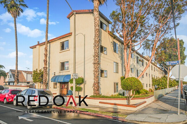 Foto del edificio - ~1 Month FREE~ Cozy, Stylish Studio with B...