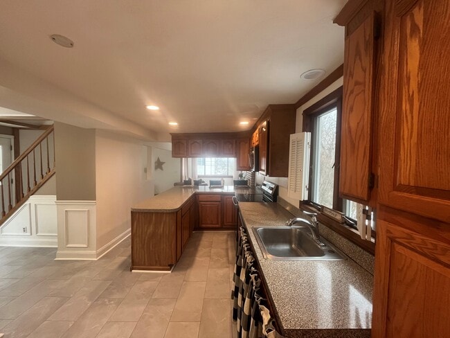 Building Photo - 14 Cherry St