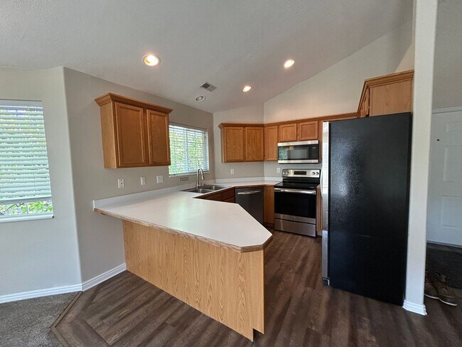 Foto del edificio - Top Floor Condo in great location!