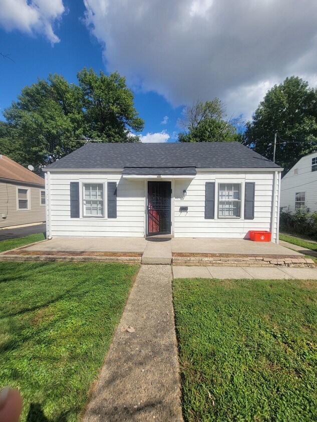 Cute Cape Cod Close to UofL House for Rent in Louisville, KY