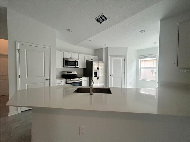 Foto del edificio - 293 Lawson Ave
