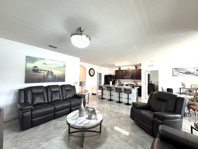 Foto del edificio - 239 Willow Bend Dr