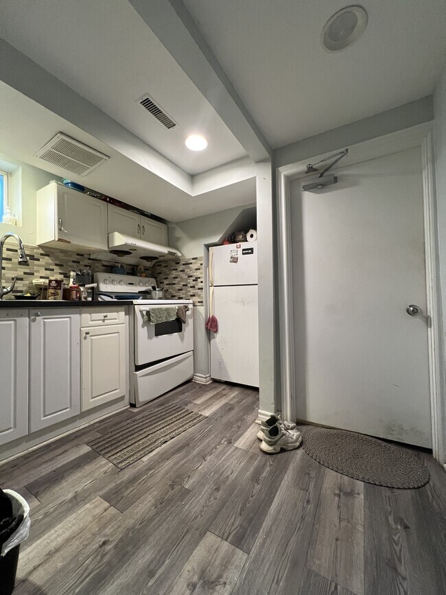 Photo du bâtiment - 18 Linden Ave