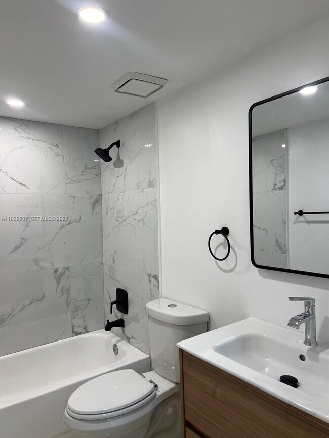 Foto del edificio - 2727 NW 17th Ter