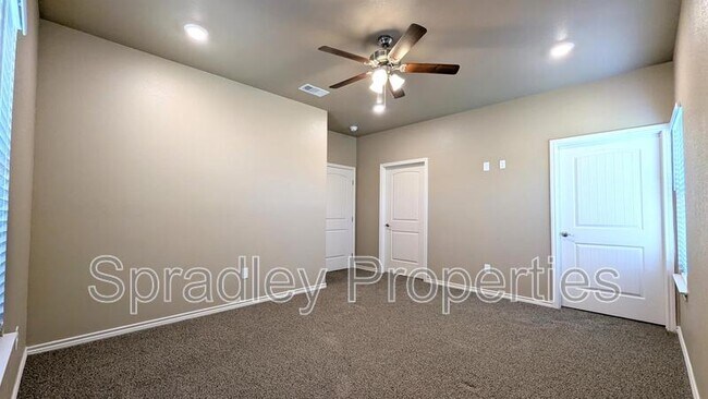 Building Photo - 1273B Jasmine Dr
