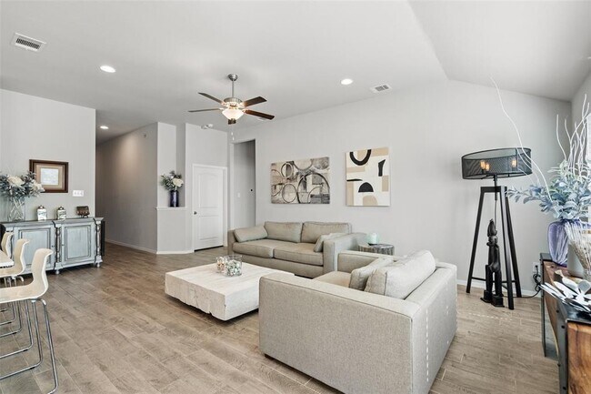 Foto del edificio - 4302 Liberty Ln