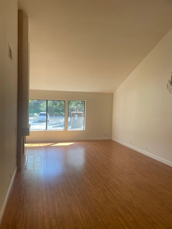 Foto del edificio - 2500 E Willow St