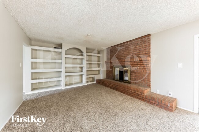 Building Photo - 3730 W Hartford Ave
