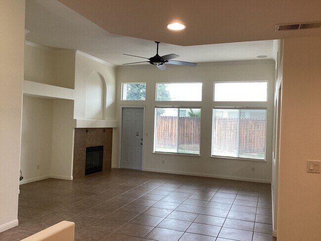 Foto del edificio - 7526 N Ellendale Ave