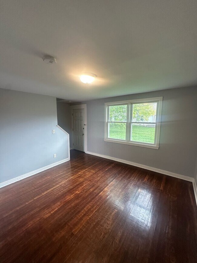 Building Photo - 3-9 Benefield Place