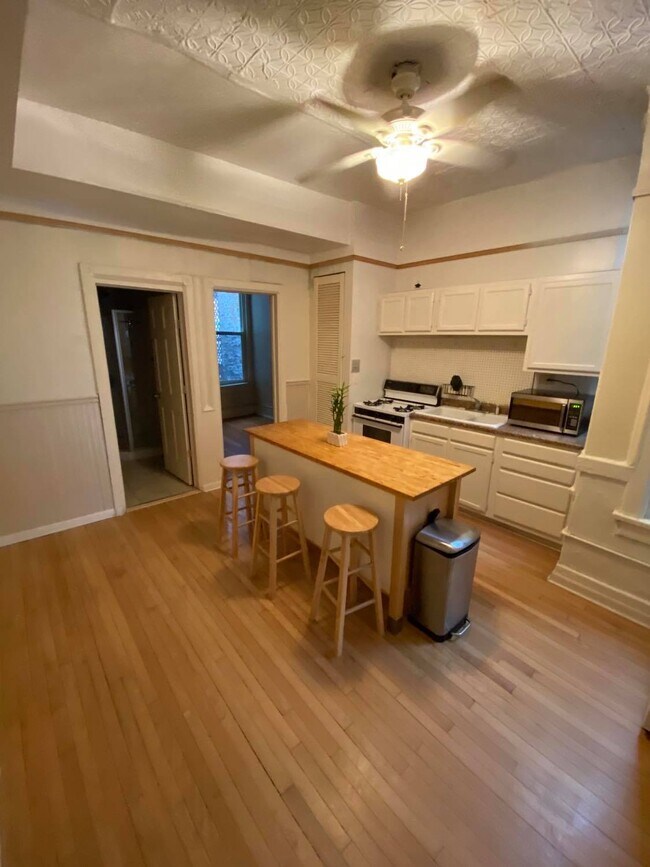 Kitchen - 1755 W Division St