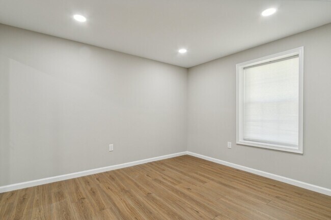 Foto del edificio - Rent This Beautiful Home in Devon Green!**...