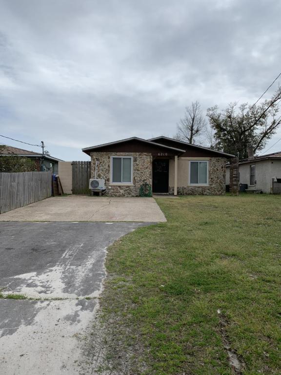Foto del edificio - 6210 Pridgen St