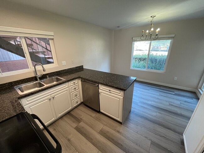 Building Photo - 17131 W Bernardo Dr