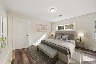 Building Photo - 1034 W 43rd St