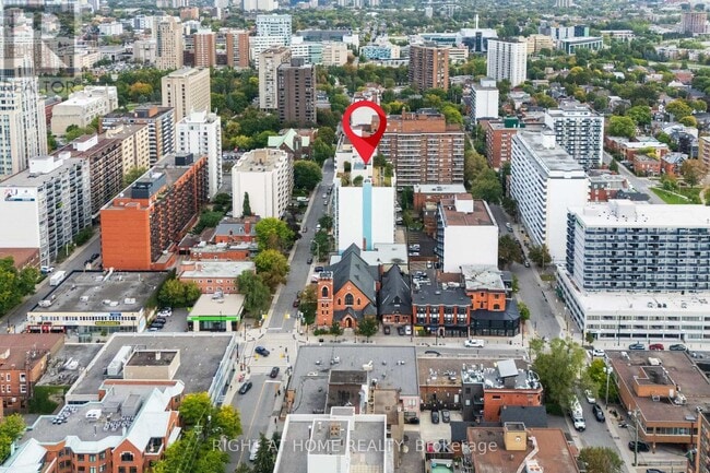 Building Photo - 138 Somerset St W