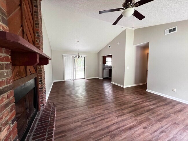 Building Photo - 5893 Bright Ct