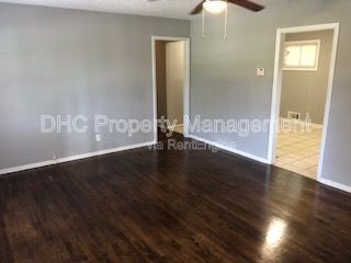 Foto del edificio - 4322 Glenwood Pkwy