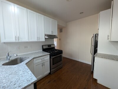 Building Photo - 1821 W Leland Ave