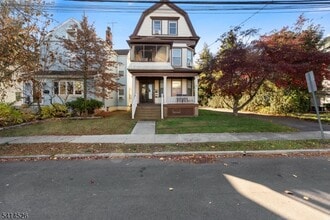 Building Photo - 10 Almira St
