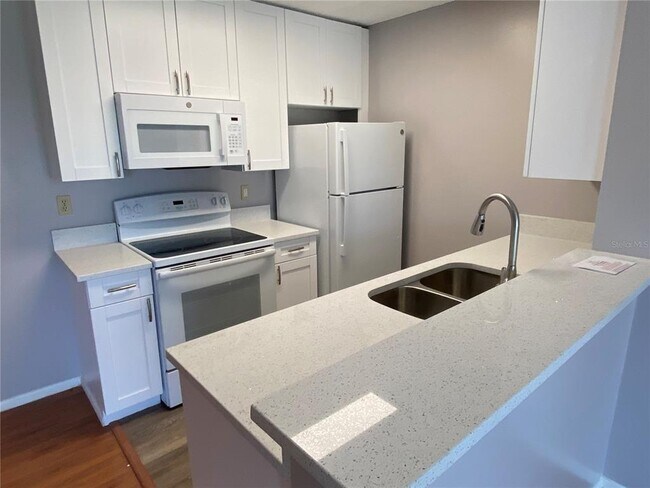 Building Photo - 711 Sugar Bay Way