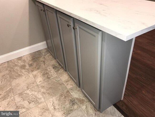 Building Photo - 5402 Midwood Ave