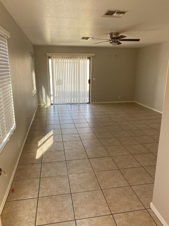 Building Photo - 3440 W Via Del Sol Dr