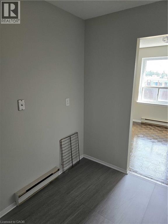 Photo du bâtiment - 5291 Lakeshore Rd.