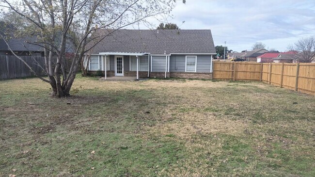 Foto del edificio - 11713 N 112th E Ave