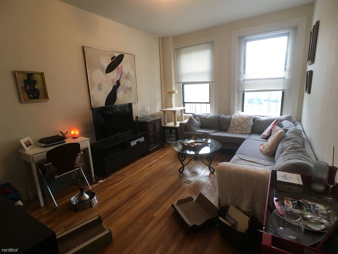 Primary Photo - 8 Inman St