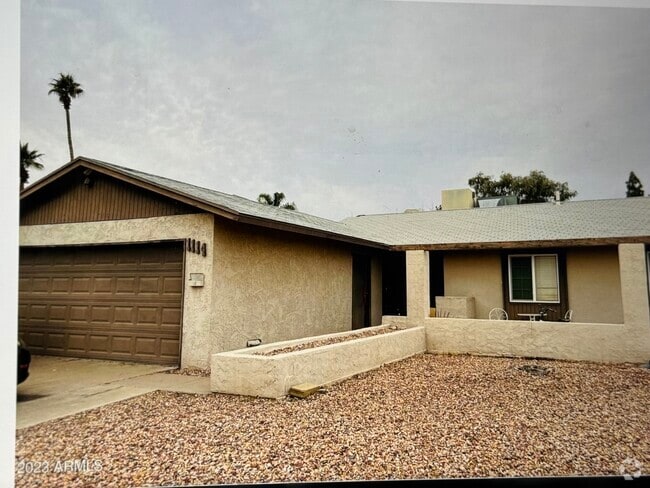 Building Photo - 1114 E Carter Dr