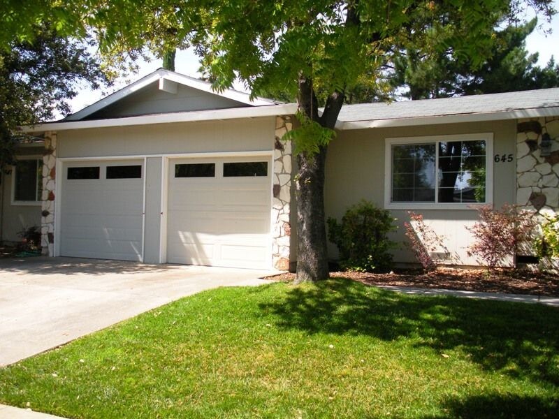 Foto principal - 3 Bedroom Los Gatos Duplex off Pollard