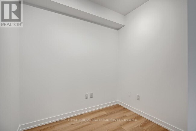 Photo du bâtiment - 470-470 Dundas St E